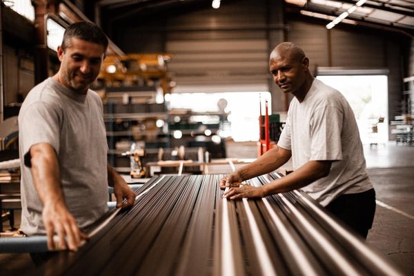 How to Choose an Office-Appropriate Maxi Dress for Versatile Styling?